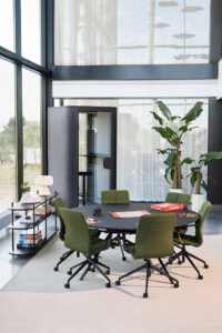 ScS_Conferense_table_round_img3